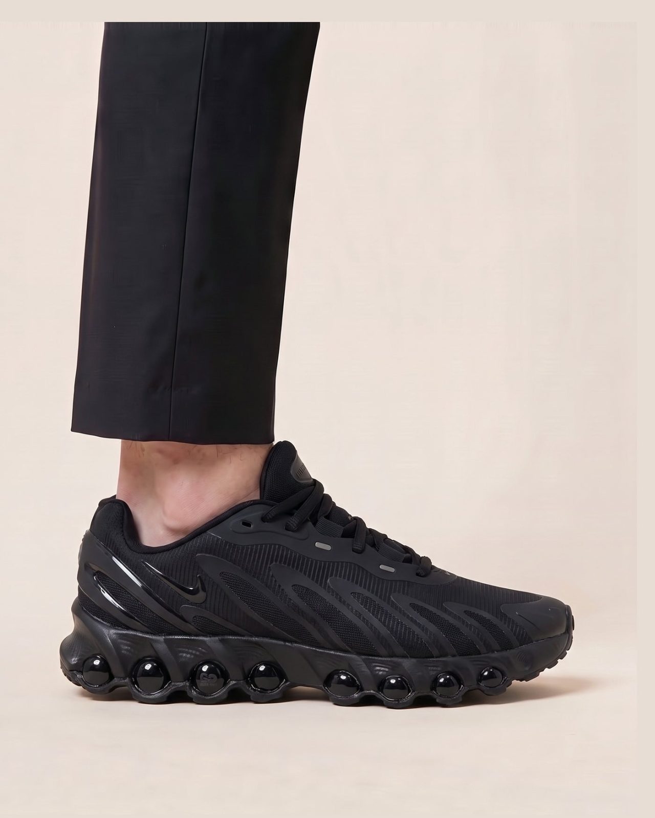 Nike Air Max Dn8 športni copati - slika 2