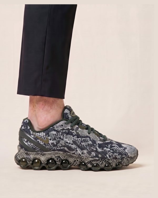 Nike Air Max Dn8 športni copati