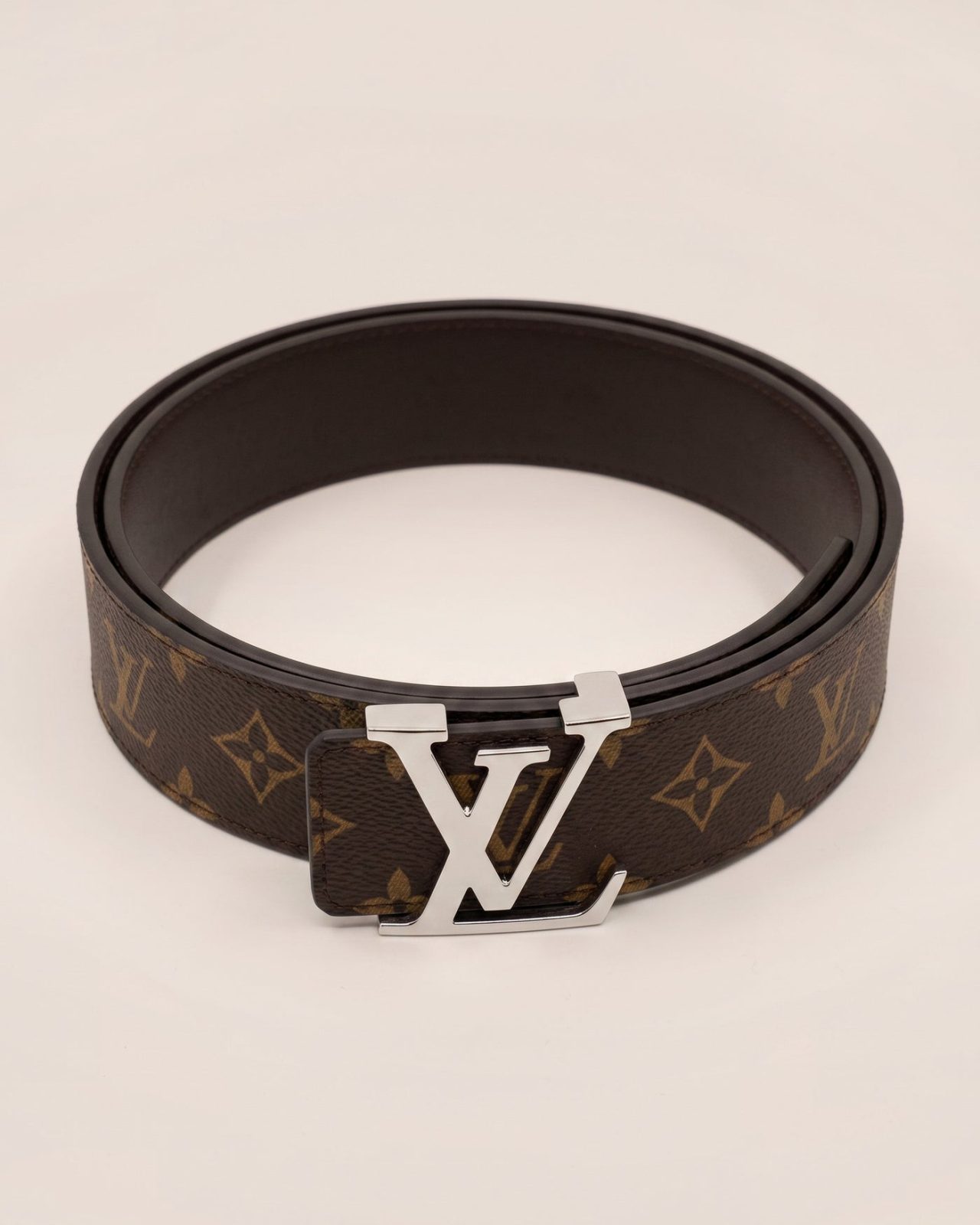 CF9 – Louis Vuitton pas Monogram s srebrno zaponko