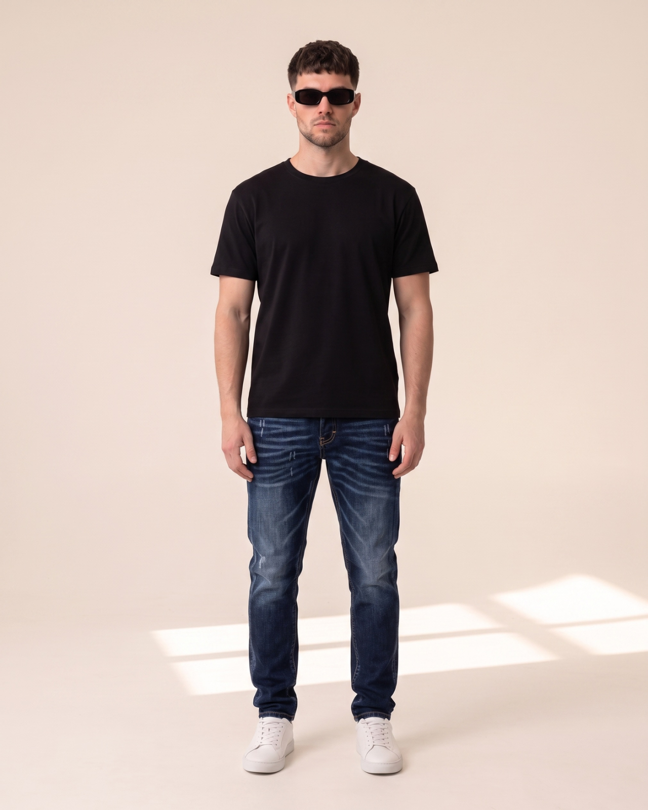 DSQ9 – Dsquared2 temno indigo kavbojke z izvezenim DSQ2