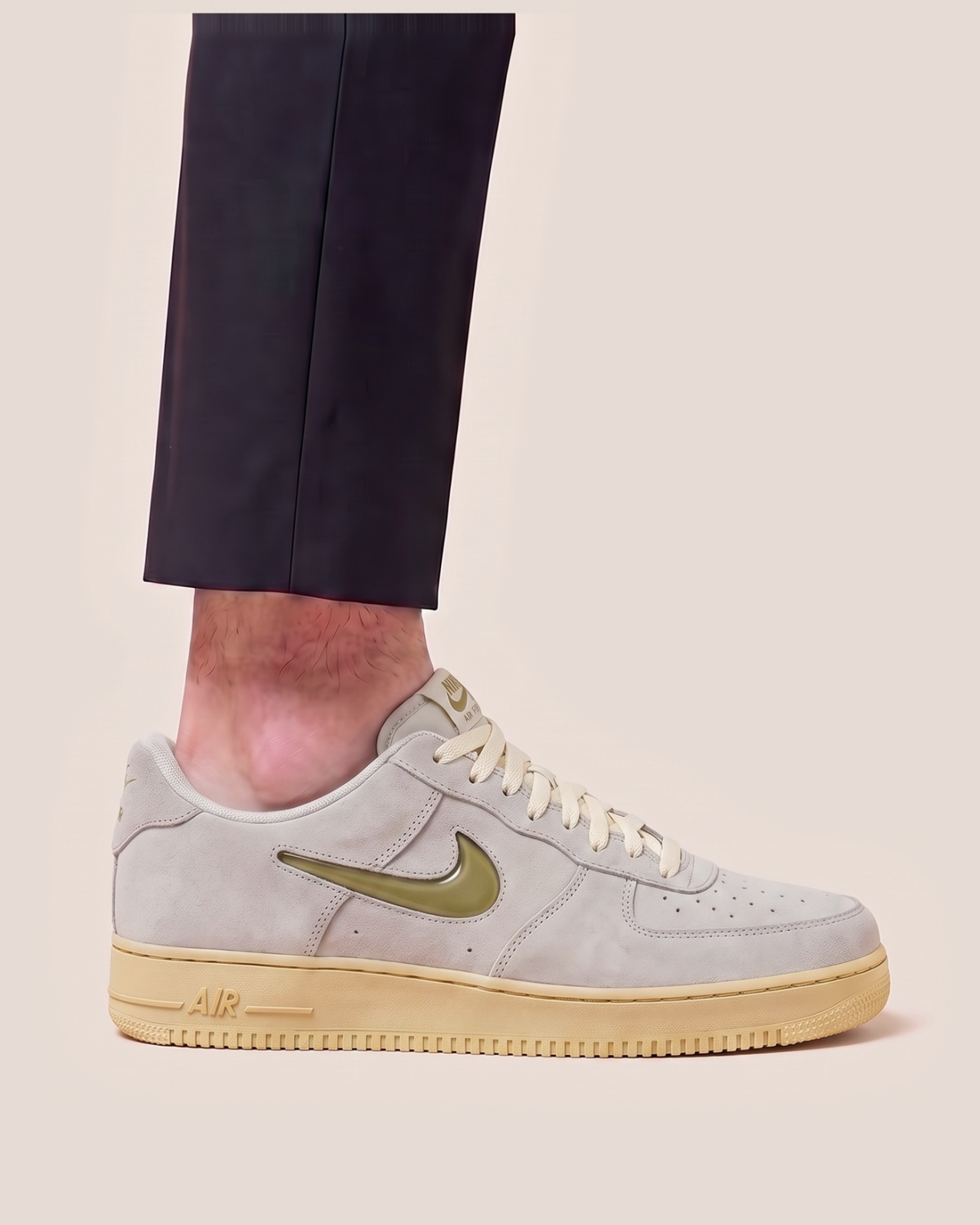 Nike Air Force 1 Low športni copati - slika 4