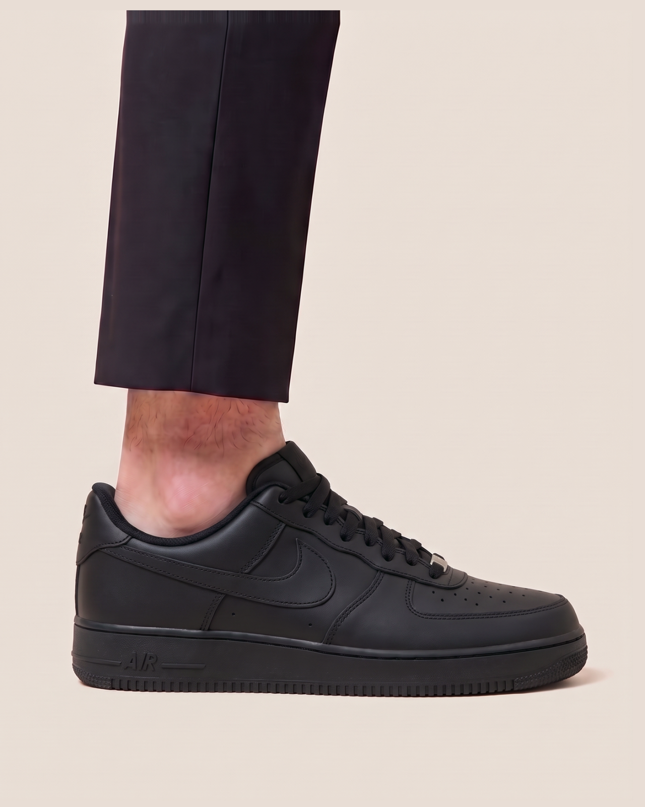 Nike Air Force 1 Low športni copati - slika 8
