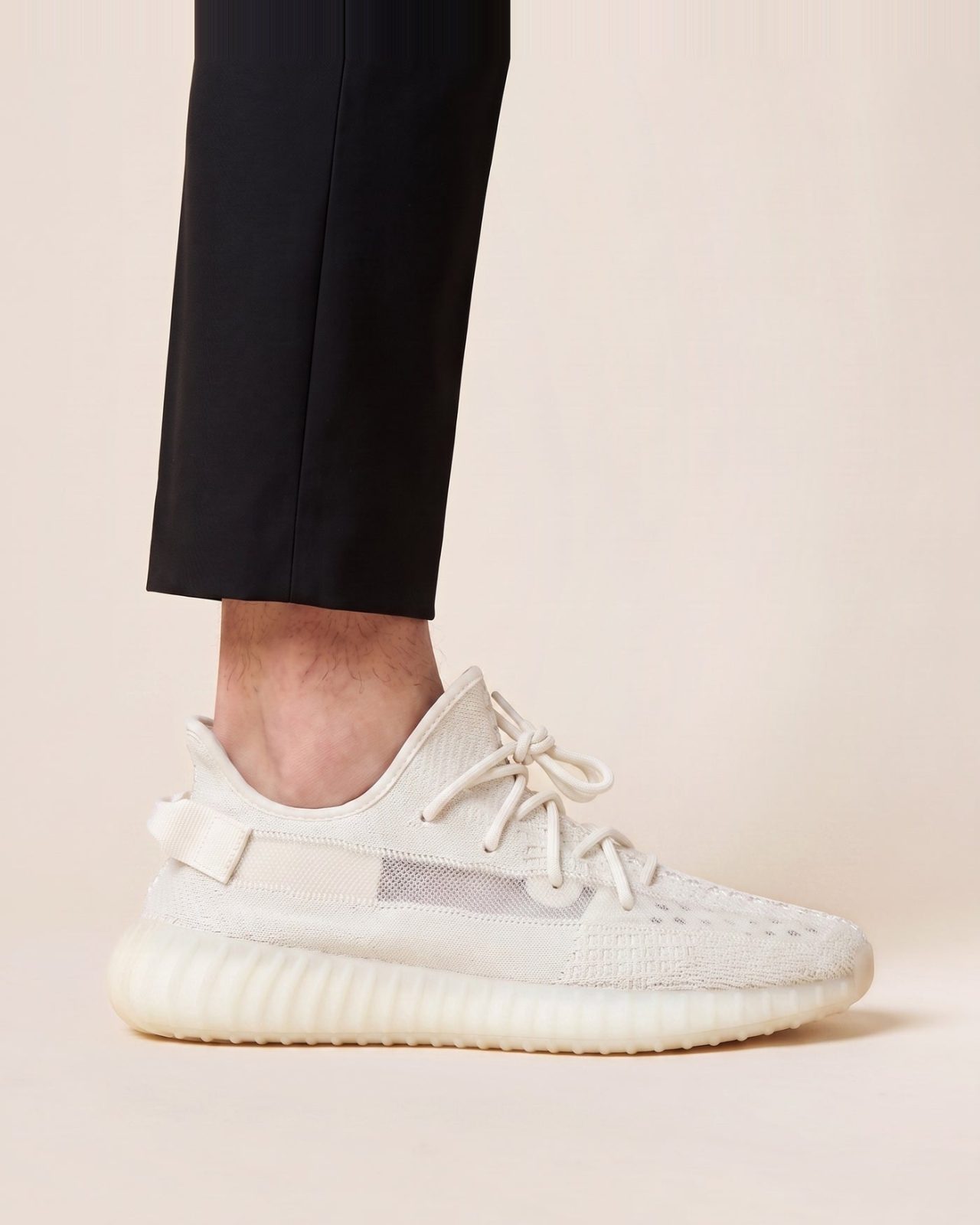 Adidas Yeezy Boost 350 V2 športni copati - slika 2