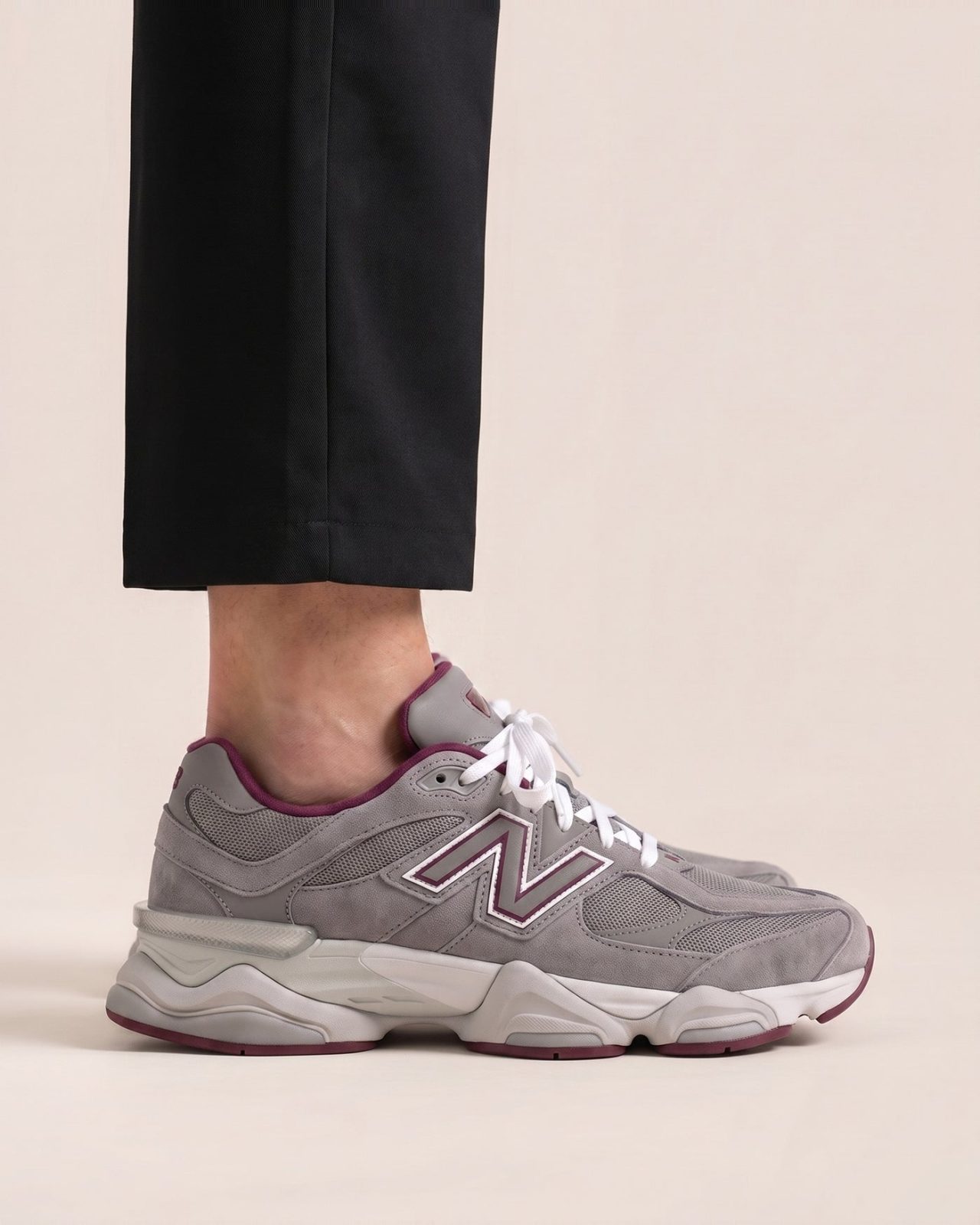 New Balance 9060 športni copati - slika 5
