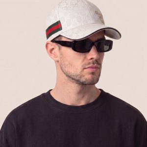 Gucci kapa s šiltom v beli in bež GG