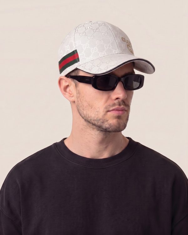 Gucci kapa s šiltom v beli in bež GG