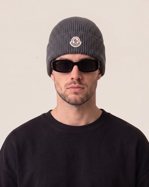 Moncler rebrasta zimska kapa