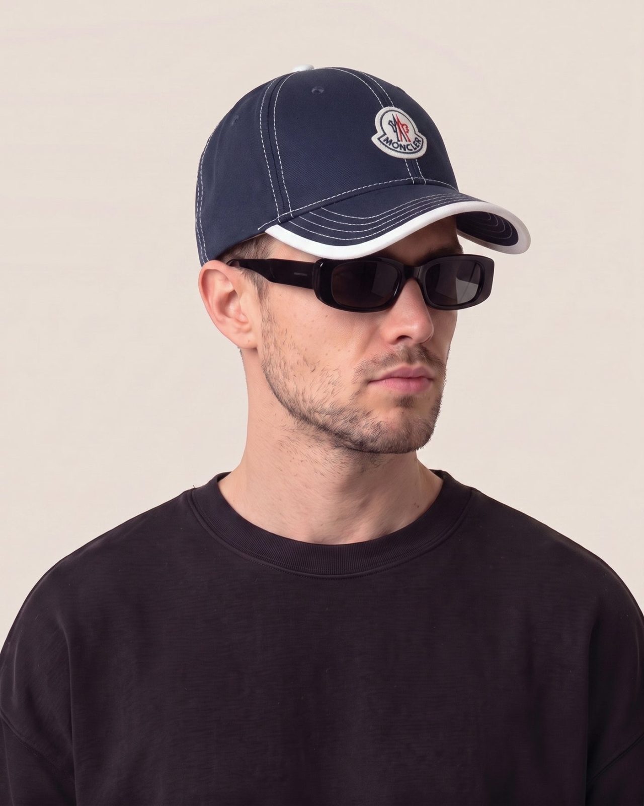 Moncler kapa s šiltom