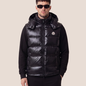 Moncler brezrokavnik s kapuco