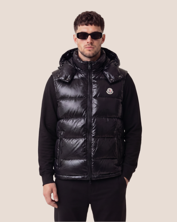 Moncler brezrokavnik s kapuco