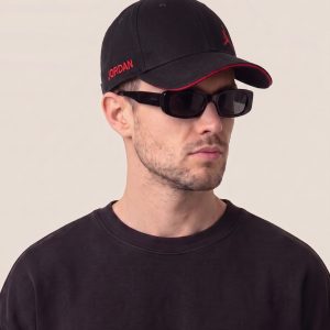 Jordan črna kapa s šiltom