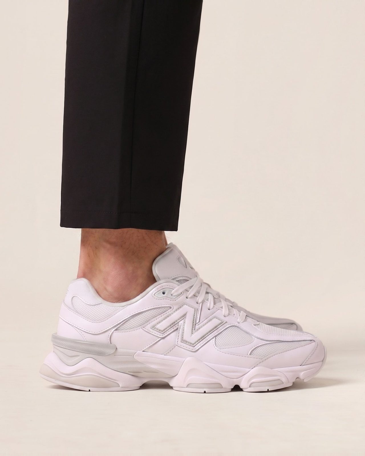 New Balance 9060 športni copati