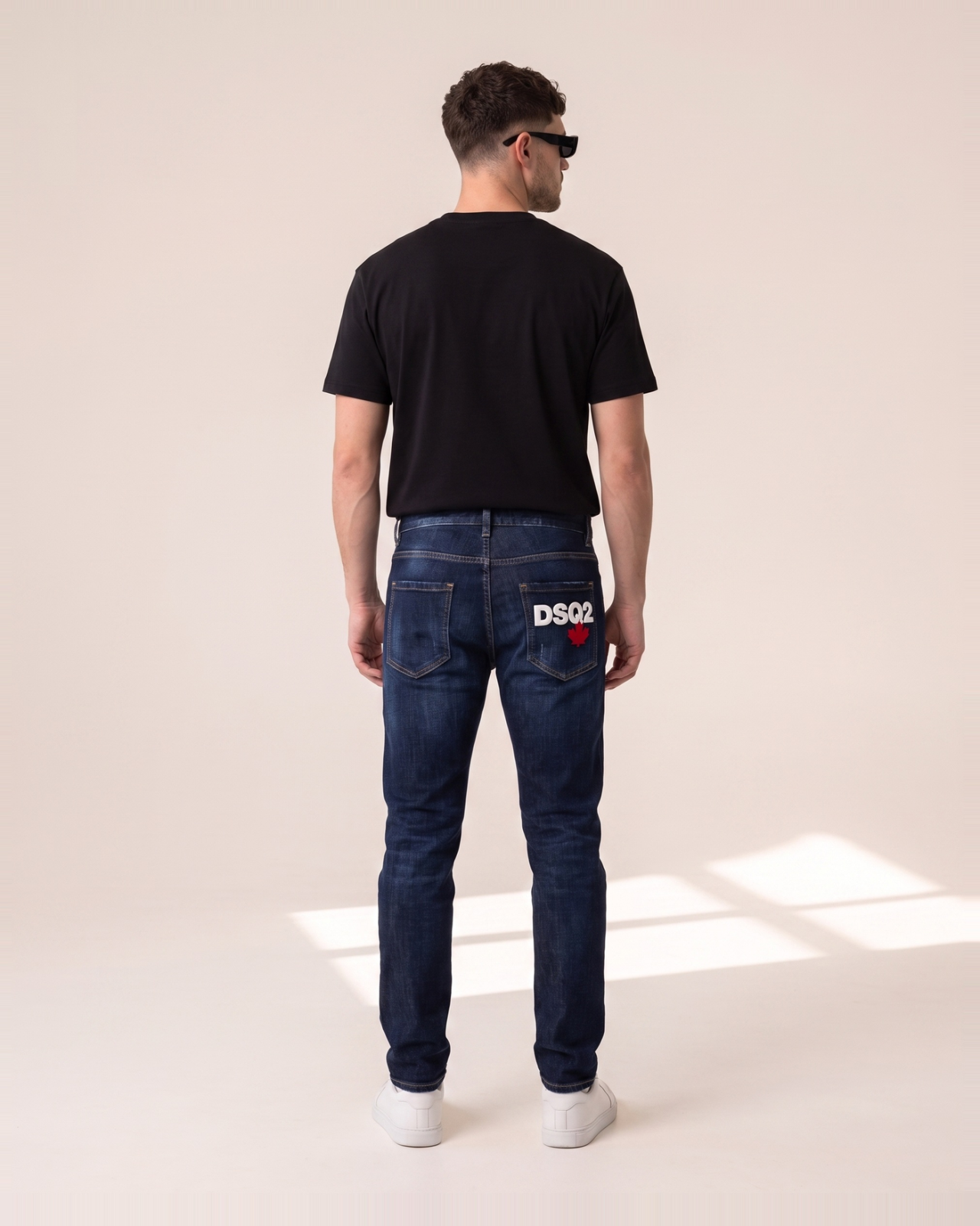 DSQ9 – Dsquared2 temno indigo kavbojke z izvezenim DSQ2 - slika 2