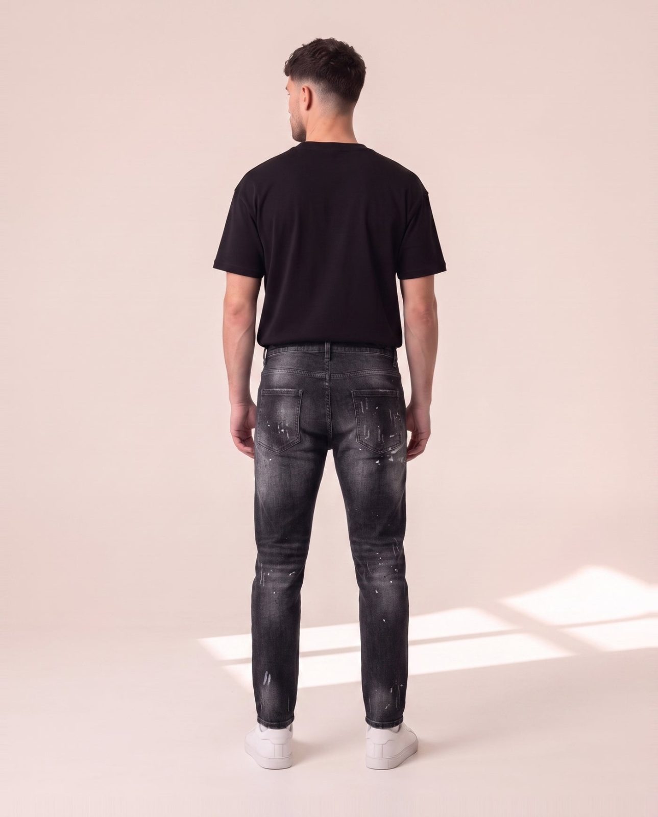 K15 – Dsquared2 črne kavbojke z belenimi obledelostmi - slika 2