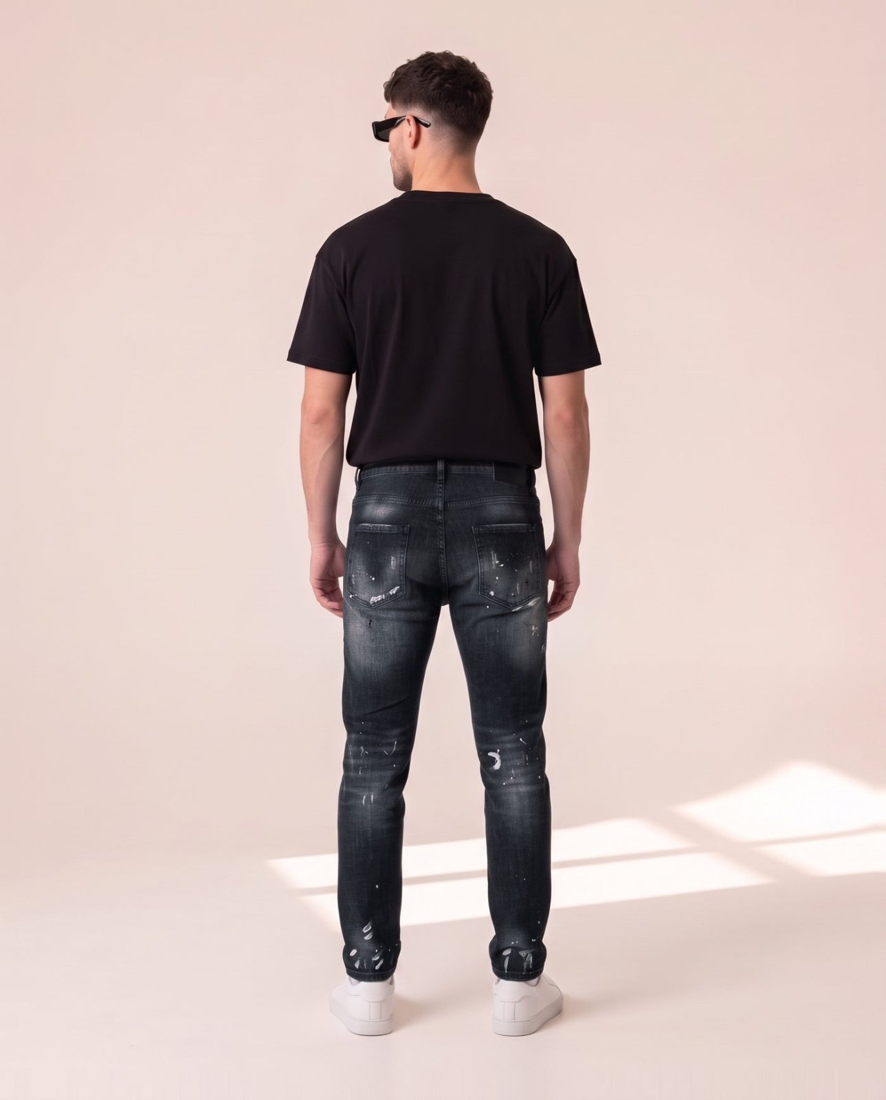 Dsquared2 črne kavbojke s poslikavo in zašitimi raztrganinami - slika 2