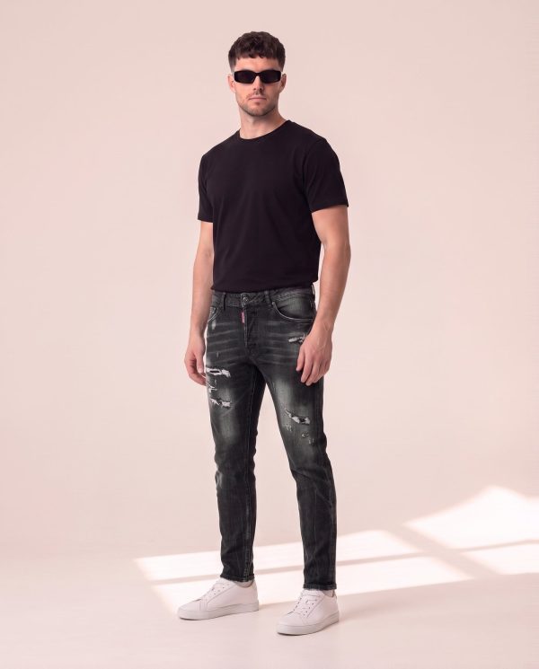 Dsquared2 črne kavbojke z razcefranimi raztrganinami