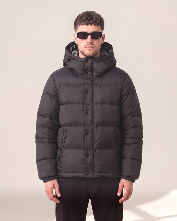 Burberry črna mat puhovka s kapuco