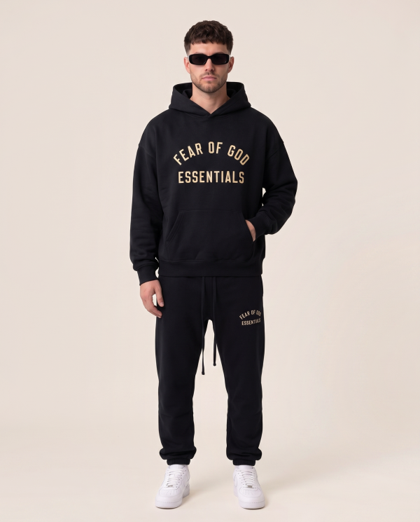Essentials komplet trenirke z velikim napisom