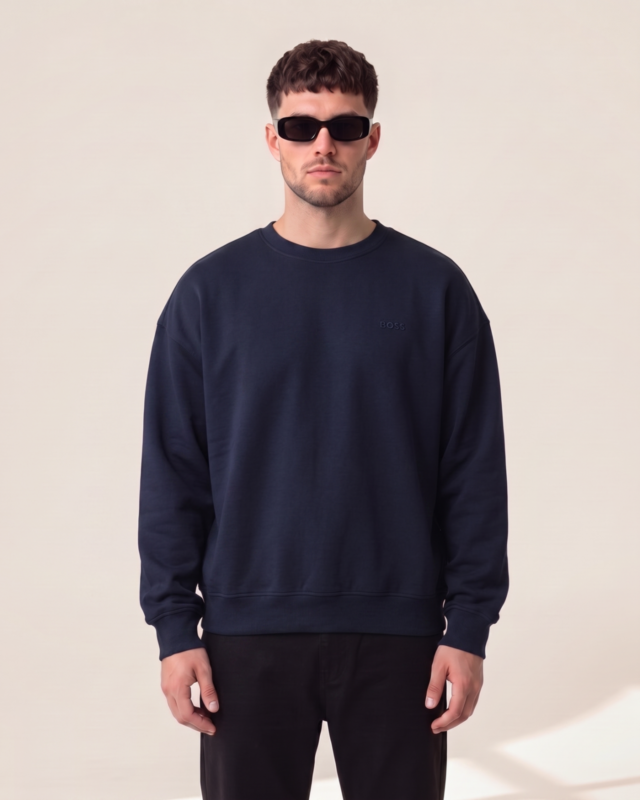 Hugo Boss pulover z vtisnjenim napisom