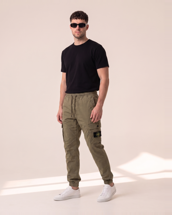 Stone Island cargo hlače z zoženim krojem