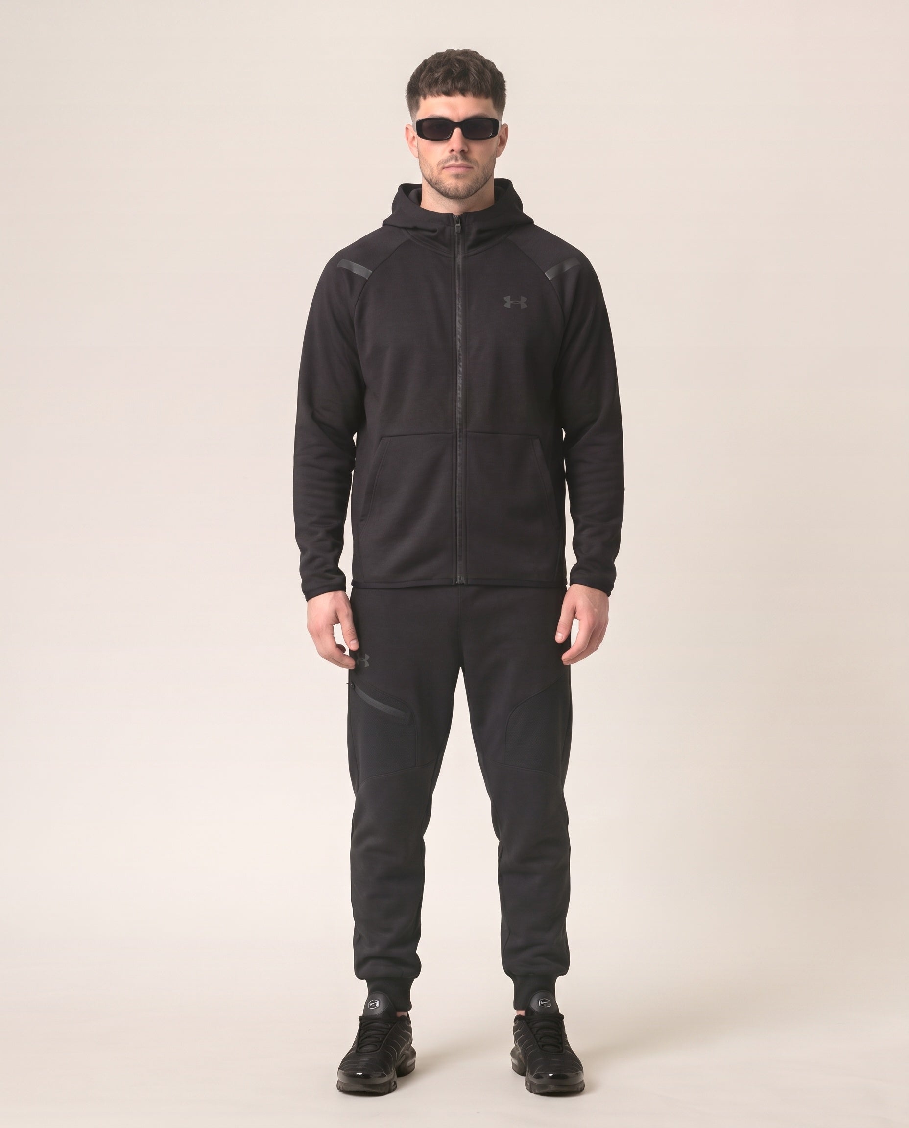 Under Armour enobarvna tech fleece trenirka - slika 3
