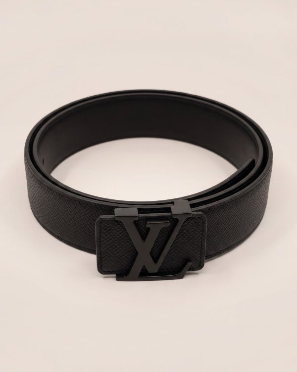 CF3 – Louis Vuitton črn pas Taiga