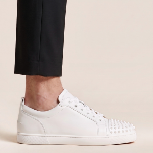 Christian Louboutin bele superge z zakovicami