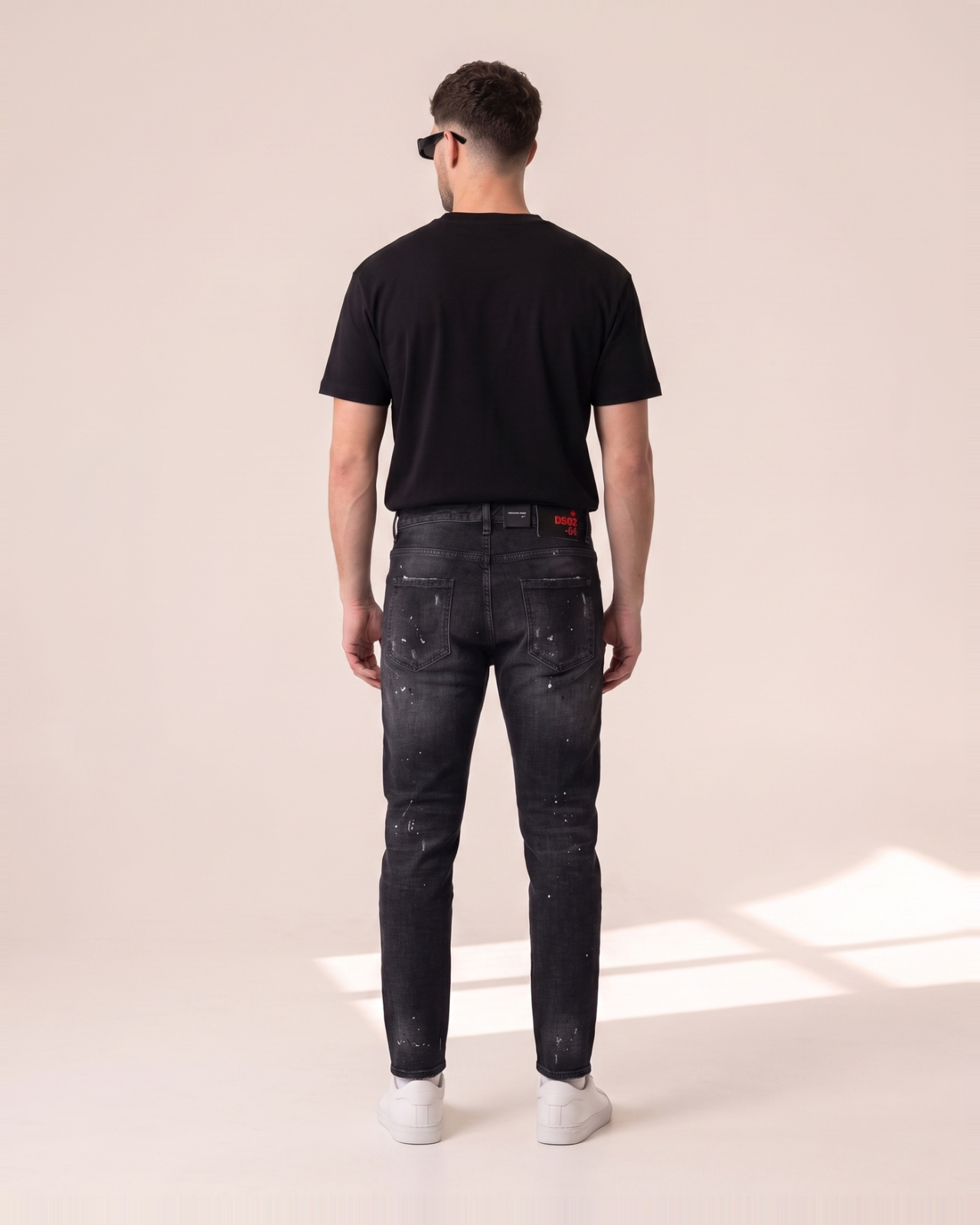 DSQ7 – Dsquared2 oprane črne kavbojke z raztrganinami - slika 2