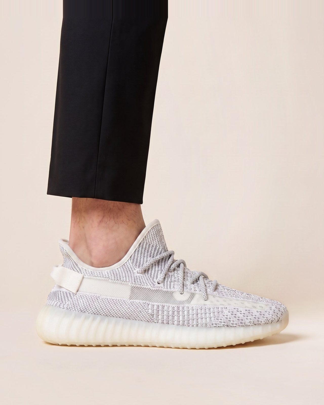 Adidas Yeezy Boost 350 V2 športni copati - slika 4