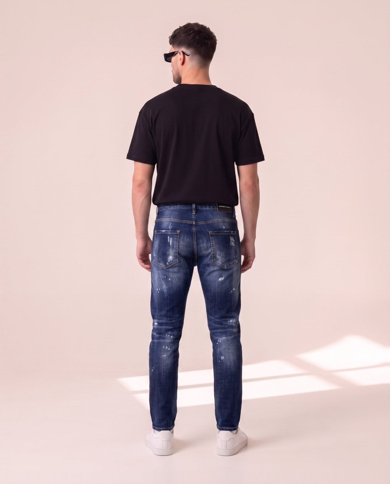 K11 – Dsquared2 modre kavbojke z raztrganinami na kolenih - slika 2