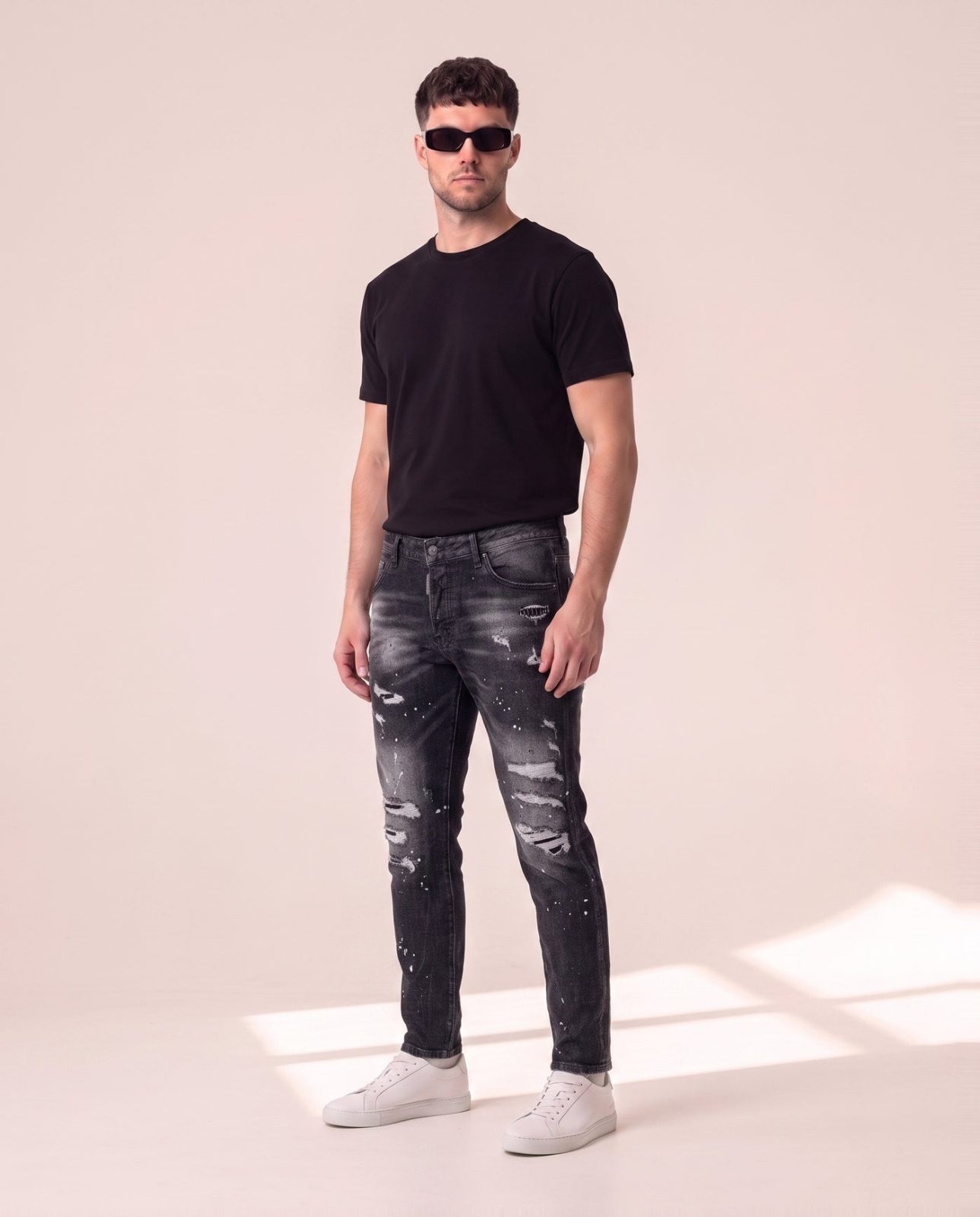 K1 – Dsquared2 kavbojke z raztrganimi stegni